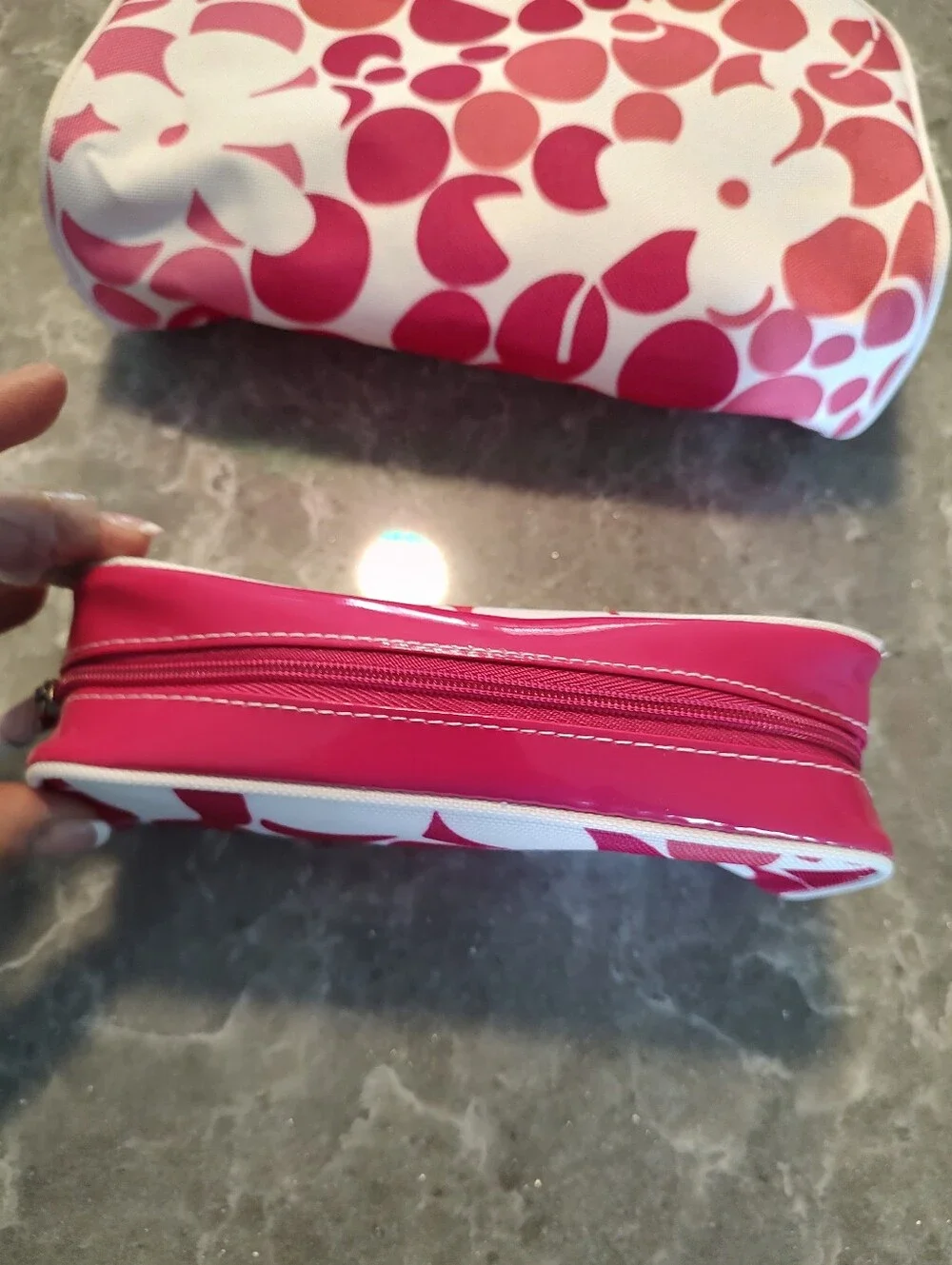 Clinique two make up cases like new pink/white